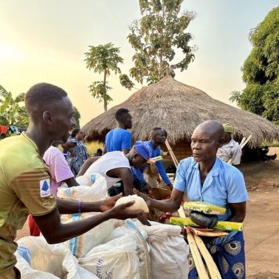Ouganda – des outils, des semences et des chèvres